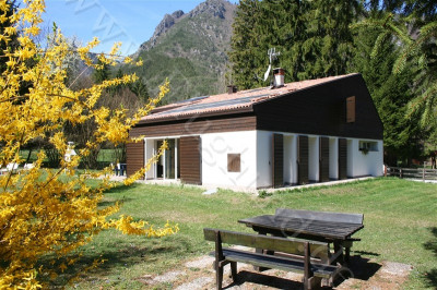 Ferienhaus in Ledro: Villa Nini mit eingezäunten Garten am Ledrosee für Urlaub mit dem Hund