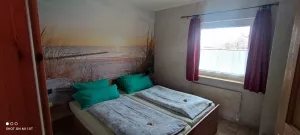 Schlafraum mit Doppelbett