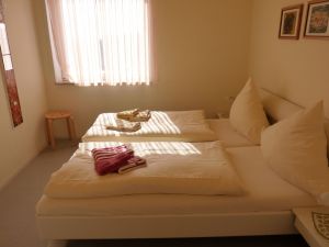 Schlafzimmer Das Schlafzimmer mit Doppelbett nach Südwesten.