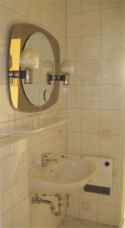 Waschplatz im Badezimmer Hier finden Sie auch einen Föhn.