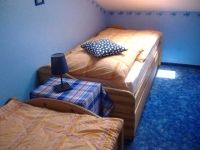 2 Einzelbetten im Kinderzimmer