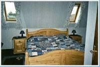 Schlafzimmer mit Doppelbette, Aufstellmöglichkeit für Kinderreisebett (vorhanden)