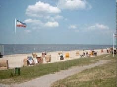 200m zum Sandstrand Nur 200m sind es zum Sandstrand mit Strandkörben, Spielplatz und Strandbar.