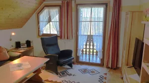 Bild 9: komfortable Fewo, "Fürbüüni", DG 4 Pers., Balkon, 2 DZ, 2 DU/WC, w-lan
