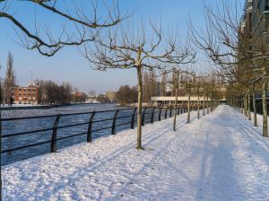 Uferpromenade am Haus