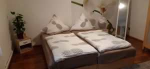 Betten als Doppelbett gestellt