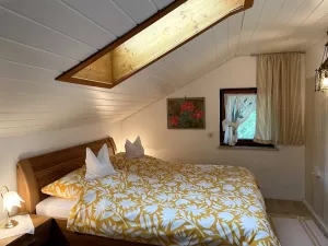 Doppelbett -
Kopf- und Fußteil verstellbar