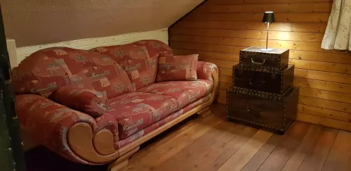 Couch im Schlafzimmer