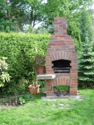 Der Grillkamin am Ferienhaus.