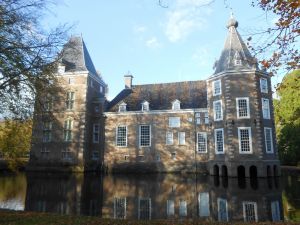 Der Schloß "het Nijenhuis" bietet Ihnen ein sehr interessantes Museum und ein wunderschönes Park mit mehrere Kunstobjekten.