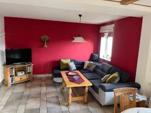 gemütliche Ecke im Wohnzimmer, mögliche fünfte Schlafmöglichkeit