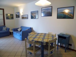 Die Sitzgruppe im Wohnraum.