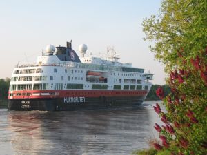 Ein Schiff der Hurtigrute
