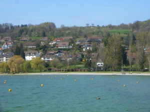 Haus am Rebberg vom Strand aus