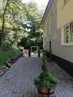 Gemütlichkeit hat einen Namen
Genussvoll Essen
Gesselig Trinken 
Erholsam Schlafen