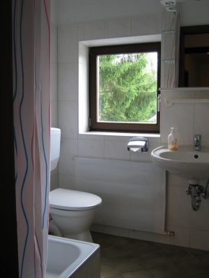 Bild 11: Ferienwohnung EifelNatur 3 - gemütliche Dachgeschosswohnung mit Balkon