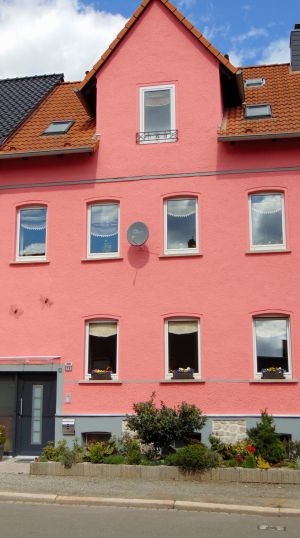 Außenansicht wurde im April 2016 neu gestaltet.