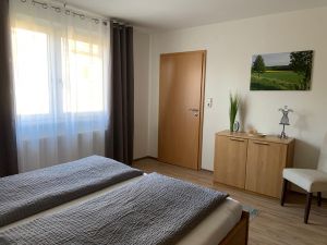 unsere Bettwäsche ist immer aus Baumwolle, wir verwenden keine Mikrofaser.