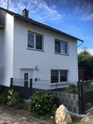Urlaub mit Hund Unser liebevoll eingerichtetes Ferienhaus Erika im ruhigen Ortskern von Argenthal mit großem Garten und komplett eingezäunt.