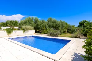 Bild 5: Ferienhaus Sabina mit zwei Ferienwohnungen und Pool