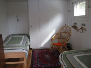 Schlafzimmer, zwei Einzelbetten. Bedroom w/two single beds.