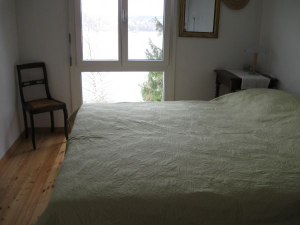 Schlafzimmer mit Doppelbett.Bedroom w/queen size bed.
