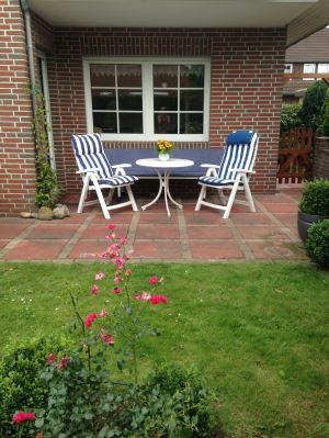 Terrasse über das Wohnzimmer erreichbar