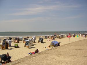 Zur Insel Norderney fahren die Fährschiffe mehrmals täglich hin und zurück - ein Ausflug lohnt sich immer!