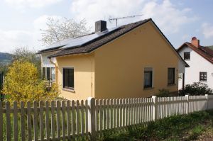Ferienhaus Zaunkönig An einem Wanderweg gelegen mit schöner Aussicht-der hintere Garten ist komplett mit 1,50 m hundegerecht eingezäunt (ca. 500 qm).