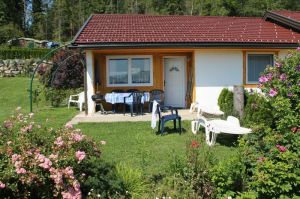 Direkt am Waldrand, ruhig gelegen, für 4-6 Personen.