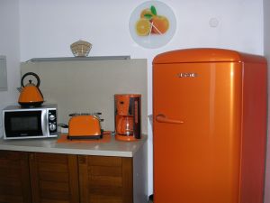 Küche mit neuen Elektrogeräten