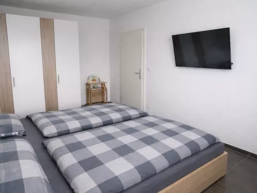 Zweibettzimmer mit TV