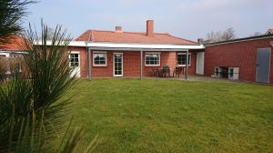 Ferienwohnung in Norddeich mit großer überdachter Terrasse