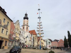 Kreisstadt Cham - hier der Marktplatz in der Fußgängerzone.