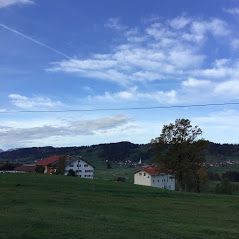 Blick Richtung Vorderburg Soweit man sieht - viel unberührte Natur. Die nächsten Nachbarn in Sichtweite ohne einander zu bedrängen.