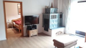 Tür links Schlafzimmer 1; rechts Zugang Garten