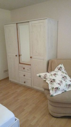 Wohnzimmer-zweiter Schrank
