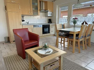 Bild 5: Norddeich EG-Ferienwohnung-3 Personen+Hund, 2 Schlafz. Fahrräder strandnah