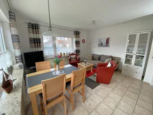 Bild 6: Norddeich EG-Ferienwohnung-3 Personen+Hund, 2 Schlafz. Fahrräder strandnah