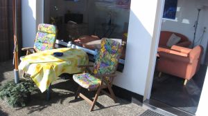 Terrasse Im Sitzen schauen Sie auf das Meer, ohne dass Ihnen jemand auf den Tisch schauen kann! Absolut blickdicht.