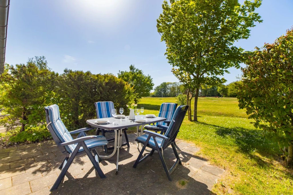 Insel Rügen; Maisonettewohnung von Privat; W-LAN; 400m vom Strand