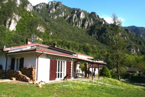 Bild: Ferienhaus Giorgia in Vesta am Lago di Idro mit eingezäunten Garten