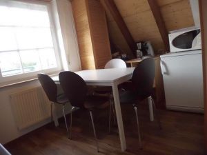 Bild 6: Hooksiel: Fewo MÖWE. Zentral, strandnah, ruhig gelegen, mit Balkon