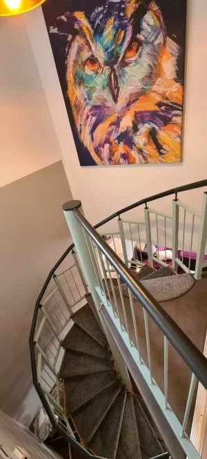 Wendeltreppe zum Obergeschoss Bild 27: Urlaub im gemütlichen Ferienhaus Waldhäuschen Zandt- Bayerischer Wald