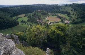 Wanderurlaub auf der Schwäbische Alb, Blick auf die Ruine Niedergundelfingen,