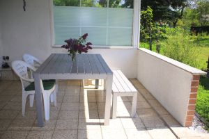 Bild 24: Freundliches Haus mitten im Seengebiet