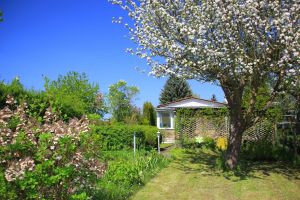 Bild 6: Freundliches Haus mitten im Seengebiet