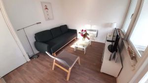 Bild 13: Freundliches Haus mitten im Seengebiet