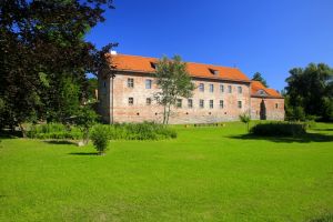 Bild 42: Freundliches Haus mitten im Seengebiet