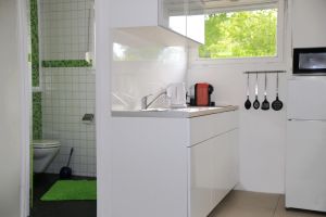 Bild 9: Freundliches Haus mitten im Seengebiet